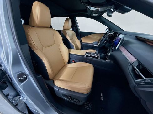 Certified 2025 Lexus RX 350 Premium Plus image 30