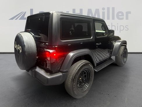 Used 2023 Jeep Wrangler Sport S image 5
