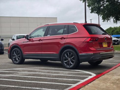 Used 2022 Volkswagen Tiguan SE FWD image 5