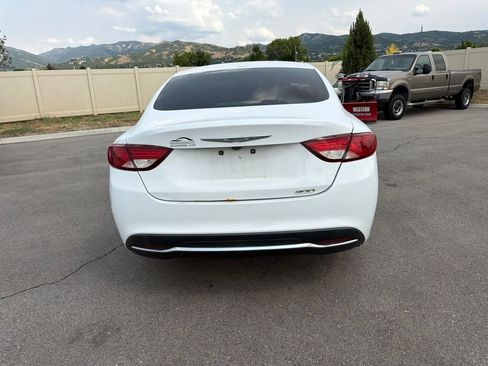 Used 2015 Chrysler 200 Limited w/ Convenience Group FWD image 9