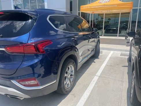 Used 2019 Hyundai Santa Fe SEL FWD image 2