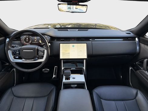 Used 2025 Land Rover Range Rover SE AWD/4WD image 9