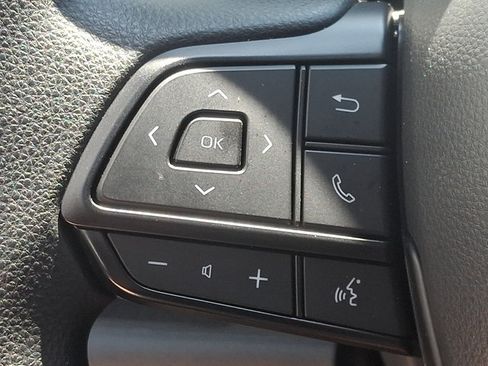Used 2025 Toyota Sienna LE FWD image 21