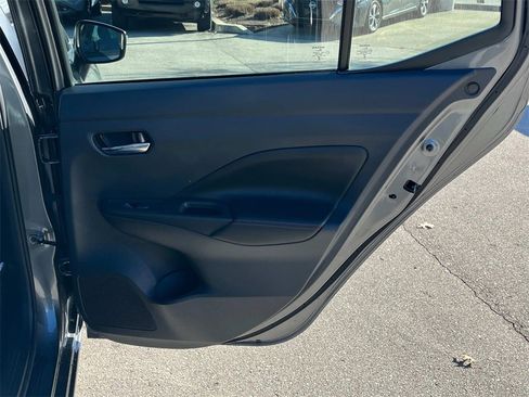 Certified 2025 Nissan Versa SR image 23