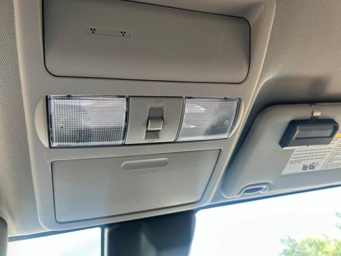 Certified 2025 Nissan Frontier SV w/ SV Convenience Package RWD image 18