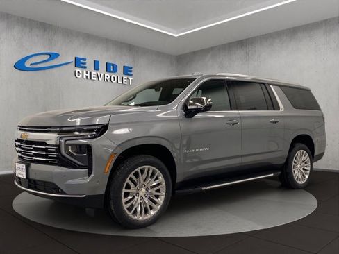 New 2026 Chevrolet Suburban Premier image 7
