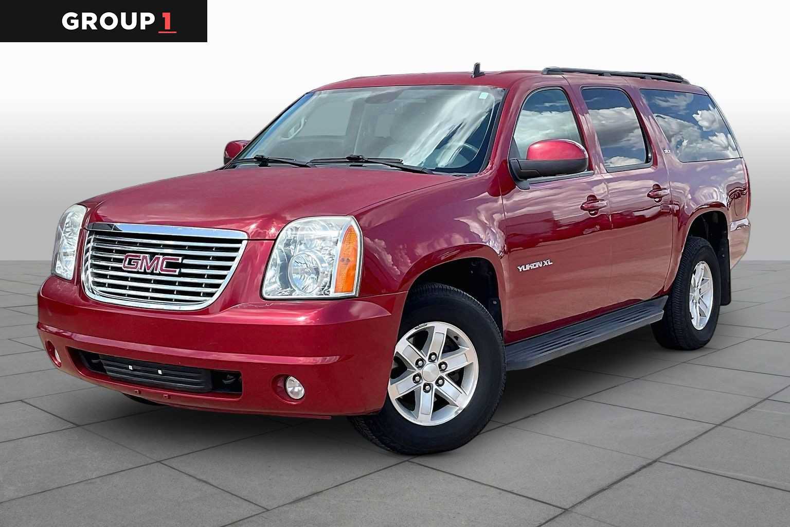 Used 2013 GMC Yukon XL SLT w/ SLT-2 Equipment Package AWD/4WD image 1