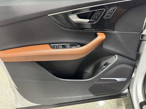 Used 2020 Audi Q7 3.0T Prestige w/ Prestige Package image 19