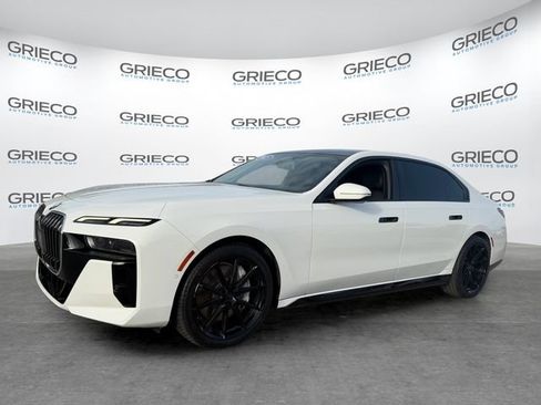 Used 2023 BMW 760i xDrive AWD/4WD image 3