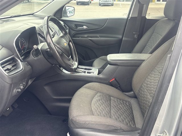 Used 2020 Chevrolet Equinox LT w/ Driver Convenience Package FWD image 18