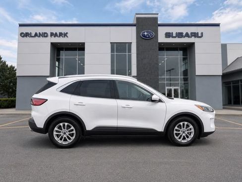 Used 2020 Ford Escape SE FWD image 4