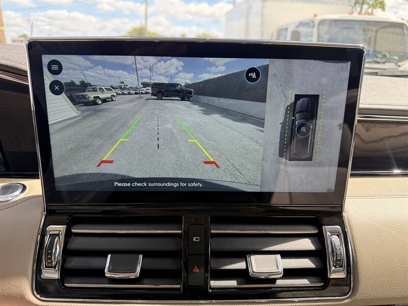 Used 2024 Lincoln Navigator Reserve AWD/4WD image 13
