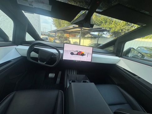 Used 2024 Tesla Cybertruck AWD Crew Cab image 2