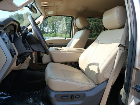 Used 2014 Ford F250 Lariat w/ Chrome Package AWD/4WD image 23