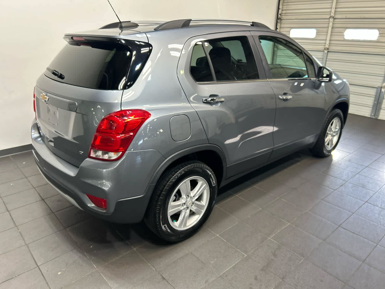 Used 2019 Chevrolet Trax LT w/ LT Convenience Package AWD/4WD image 3