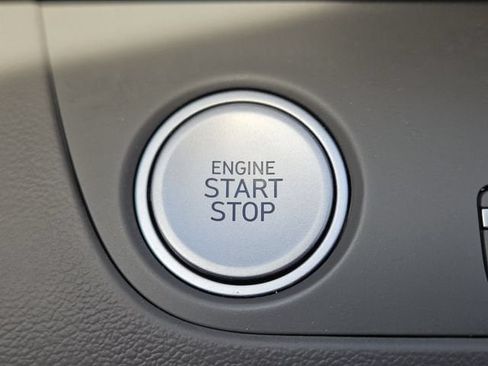Used 2025 Hyundai Elantra SEL FWD image 20