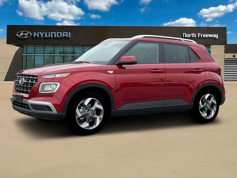 New 2025 Hyundai Venue SEL image 2