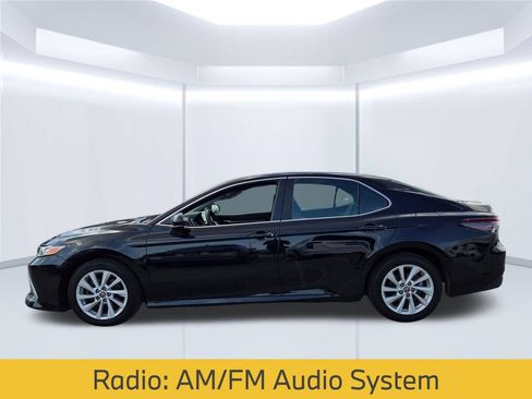Used 2021 Toyota Camry LE FWD image 2