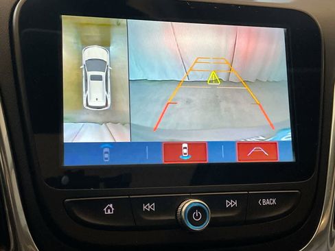 Used 2018 Chevrolet Equinox Premier image 17