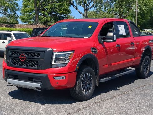Used 2023 Nissan Titan PRO-4X w/ Pro-4x Convenience Package AWD/4WD image 5