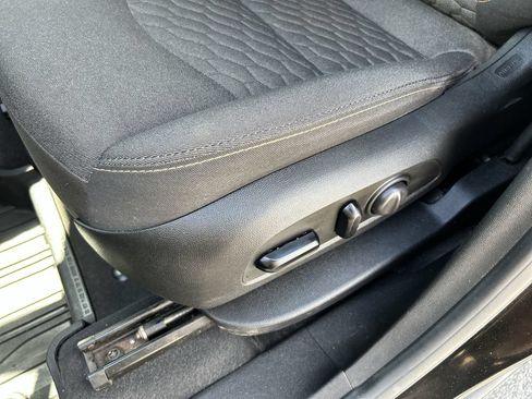 Used 2019 Chevrolet Equinox LT AWD/4WD image 24