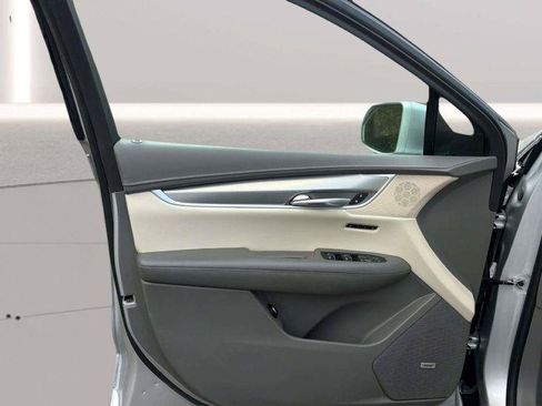 Used 2017 Cadillac XT5 Premium Luxury AWD/4WD image 18
