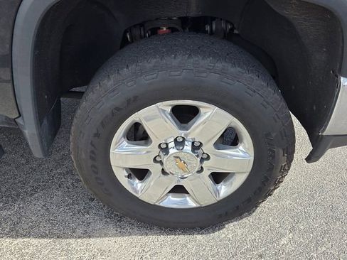 Used 2021 Chevrolet Silverado 2500 LTZ w/ LTZ Convenience Package AWD/4WD image 16