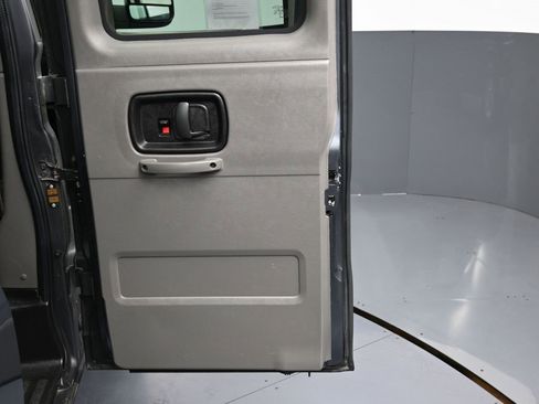 Used 2017 Chevrolet Express 3500 LT w/ LT Preferred Equipment Group image 33