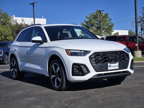 Used 2023 Audi Q5 2.0T Premium Plus w/ Premium Plus Package AWD/4WD image 2