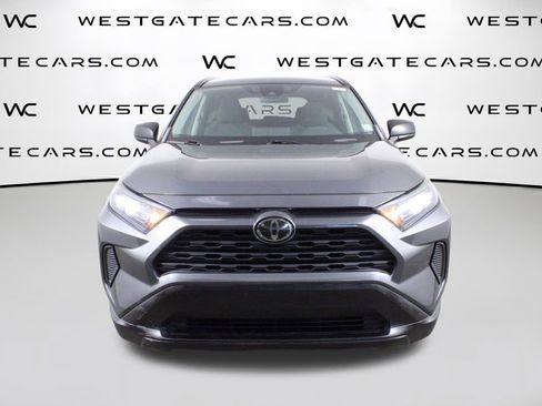 Used 2020 Toyota RAV4 LE image 4