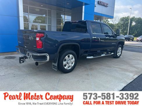 Certified 2020 Chevrolet Silverado 3500 LTZ w/ LTZ Premium Package AWD/4WD image 4