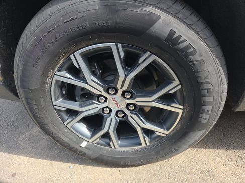 Used 2025 GMC Acadia AT4 AWD/4WD image 11