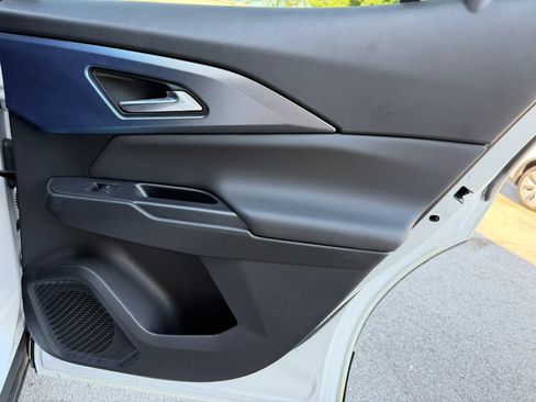 Used 2025 Chevrolet Equinox EV LT w/ Convenience Package image 22