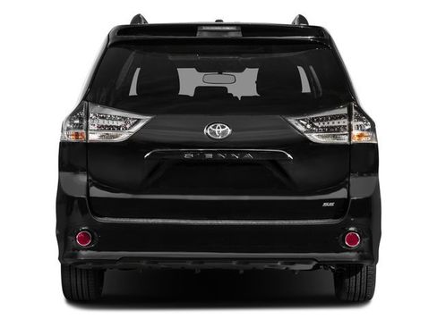 Used 2016 Toyota Sienna SE FWD image 8