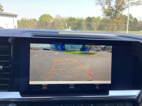 Used 2025 Chevrolet Silverado 1500 LT Trail Boss w/ Convenience Package II image 15