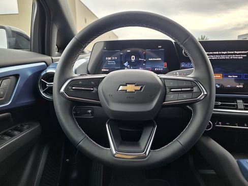 New 2026 Chevrolet Equinox EV LT image 29