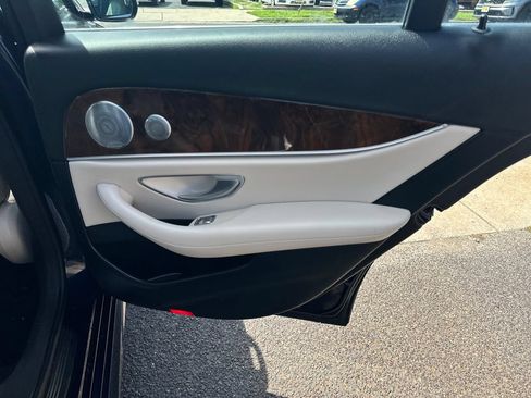 Used 2017 Mercedes-Benz E 300 4MATIC image 24