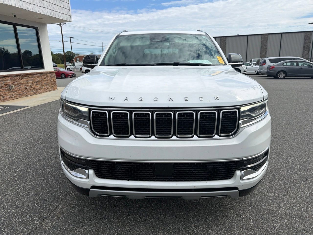Used 2024 Jeep Wagoneer L Series II w/ Flexible Seating Group AWD/4WD image 9