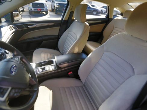 Used 2018 Ford Fusion S image 5