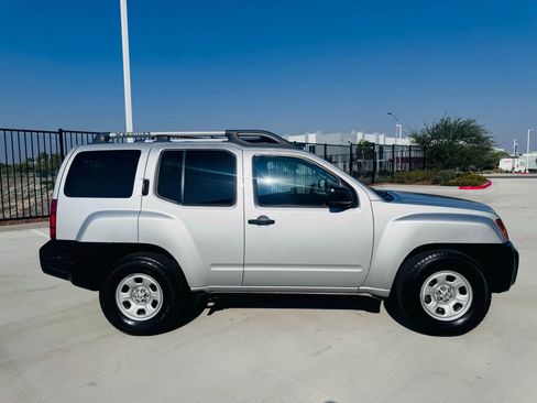 Used 2013 Nissan Xterra X image 3