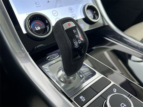 Used 2020 Land Rover Range Rover Sport HST image 16