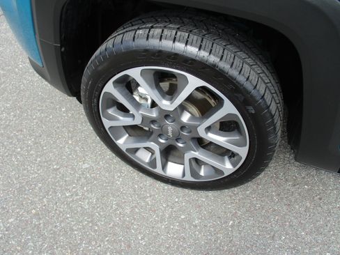 Used 2022 Jeep Renegade Limited w/ Sun, Sound & Wheels Group image 9
