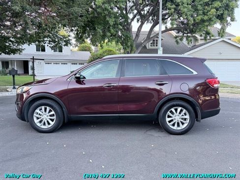 Used 2017 Kia Sorento FWD image 5