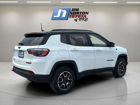 Used 2025 Jeep Compass Trailhawk AWD/4WD image 5