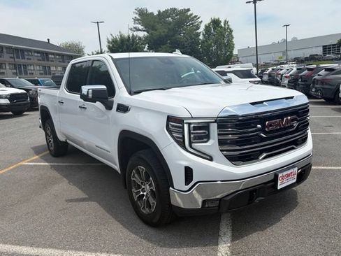 Used 2025 GMC Sierra 1500 SLT AWD/4WD image 2
