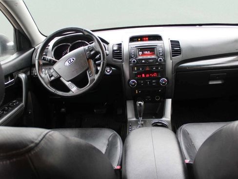 Used 2013 Kia Sorento EX w/ EX V6 Premium Pkg image 8