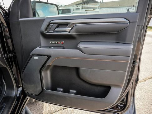 Used 2025 GMC Sierra 1500 AT4 w/ Technology Package AWD/4WD image 21