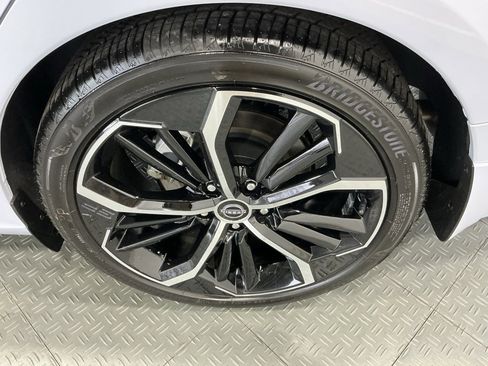 Used 2024 Nissan Altima 2.5 SR w/ SR Premium Package image 28