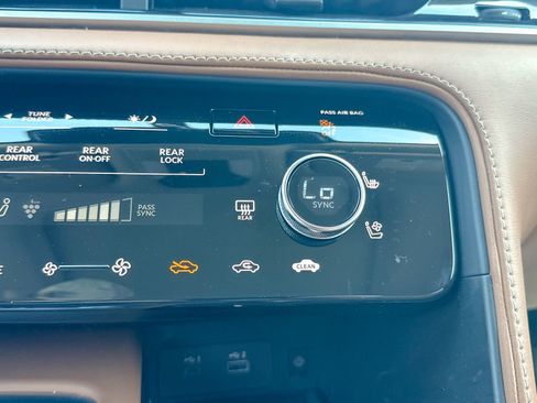 Used 2024 INFINITI QX60 Sensory w/ Vision Package image 35