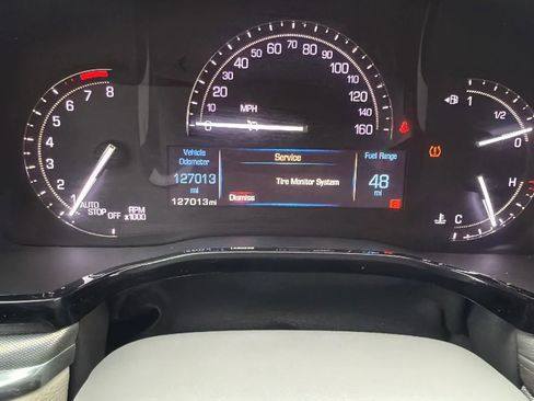 Used 2017 Cadillac XT5 Luxury w/ LPO, Wheel Lock Package image 16